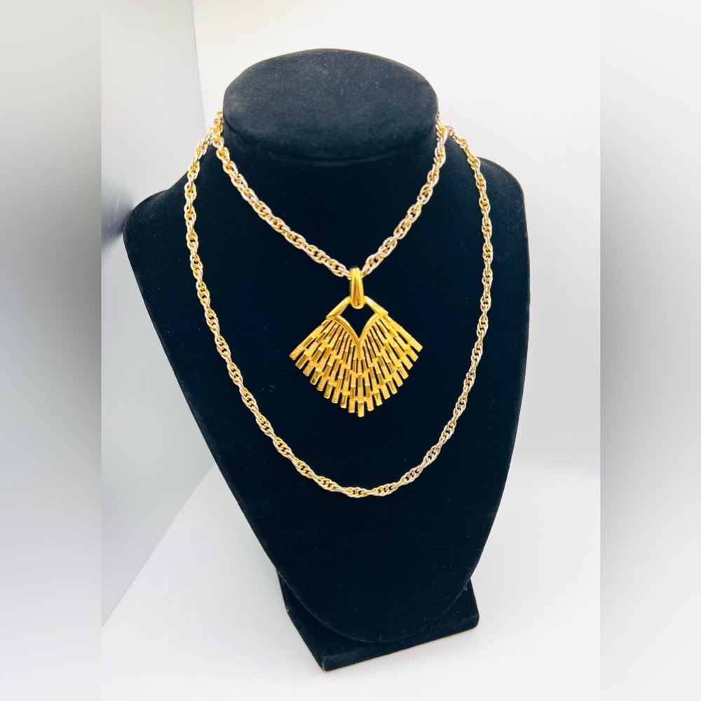 Vintage Crown Trifari Gold Tone Double Strand Fan Necklace Pendant - Picture 8 of 10